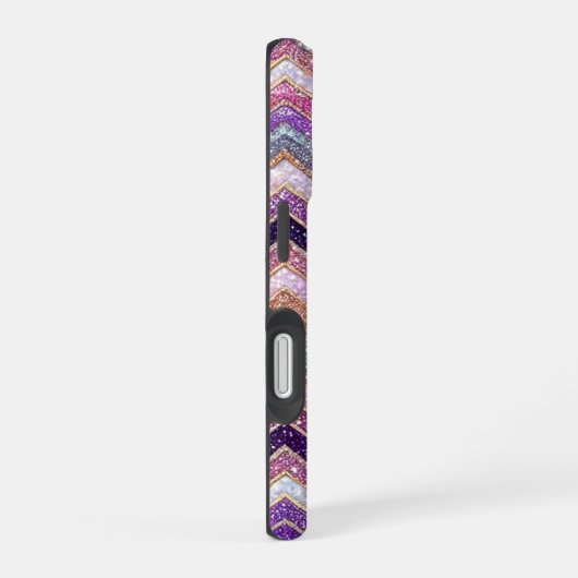 きらびやかな紫とピンクのジグザグ模様 iPhone 16ケース (右側面)