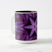 きらびやかな紫の万華鏡のように千変万化するパターンハートグラデーション ツートーンマグカップ (正面左)