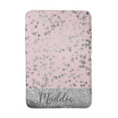 きらびやかな銀色の星がピンクに輝パーソナライズされたく バスマット (正面縦)