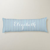 きらめくパーソナライズされた青いパタストライプのーン ボディピロー (裏面)