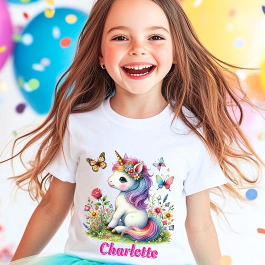 きらめくユニコーンの草原の野花  Tシャツ