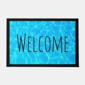 きらめく青いプールの水の反射の写真 ドアマット (正面)