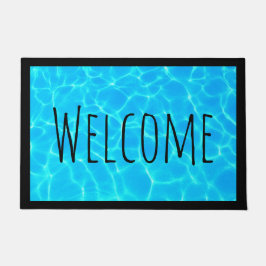 きらめく青いプールの水の反射の写真 ドアマット