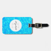 きらめく青いプールの水の反射の写真 ラゲッジタグ (正面横)