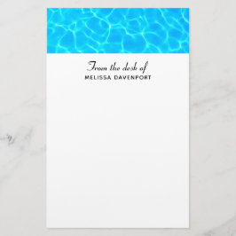 きらめく青いプールの水の反射の写真 便箋