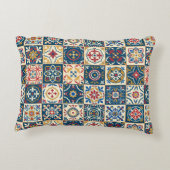 きれいな継ぎ目のない白いカラフルモロッコ。 アクセントクッション (裏面)