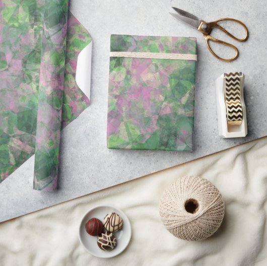 くしゃくしゃになった春の緑のテクスチャ ラッピングペーパー (クラフト)