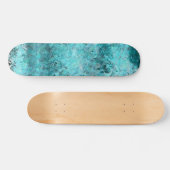 くしゃくしゃになった青いネオン紙 スケートボード (横)