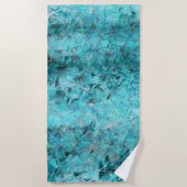 くしゃくしゃになった青いネオン紙 ビーチタオル (正面)