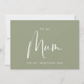 くすみグリーンの結婚式の日に母へカード 招待状 (正面)