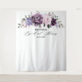 くすんだ紫の花のムード溢れるブライダルシャワー タペストリー (正面)