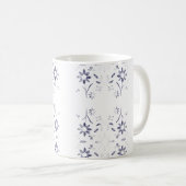 くすんだ青と白の花柄 コーヒーマグカップ (正面右)