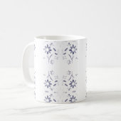 くすんだ青と白の花柄 コーヒーマグカップ (正面左)