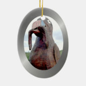 くちばしのみみずを持つ巨大な鳥 セラミックオーナメント (裏面)