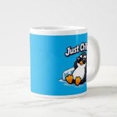 くつろぐペンギンのスロー枕 ジャンボコーヒーマグカップ (正面右)