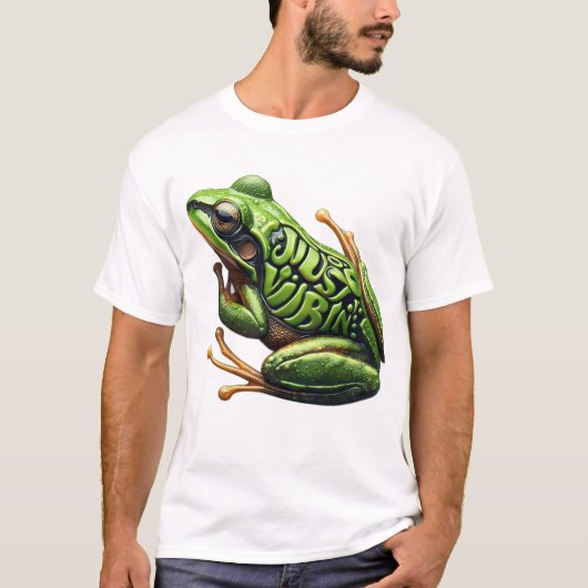 くつろぐ複雑な緑のカエル Tシャツ (正面)