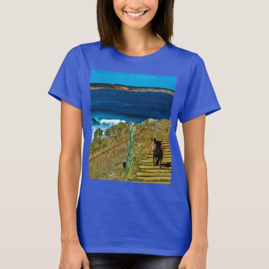 くねで中国のした子犬がテディTシャツを盗む Tシャツ (正面)