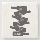 くねりのオレゴンのビール瓶の積み重ねられた野外活動 ストーンコースター (正面)