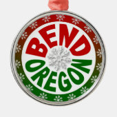 くねりのオレゴンの赤い緑の雪片のオーナメント メタルオーナメント (正面)