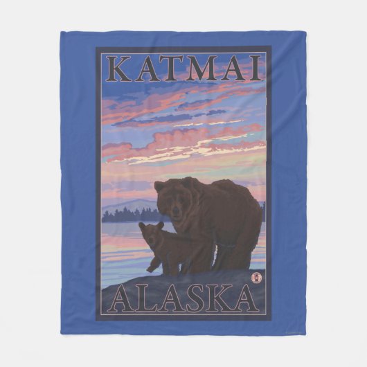 くまおよびカブス- Katmai、アラスカ フリースブランケット (正面)