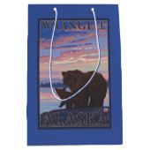 くまおよびカブス- Wrangell、アラスカ ミディアムペーパーバッグ (正面)