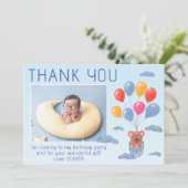 くまのぬいぐるみ風船 子供 フォト 誕生日 サンキューカード (スタンド正面)