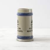 くまの抱き締めることの平静そして焦点を保って下さい ビールジョッキ (中央)