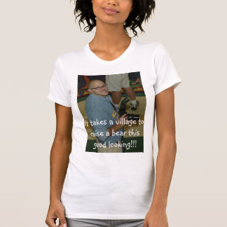 くまの装いのクリス Tシャツ