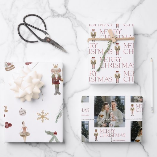 くるみモダンクラッカーメリークリスマスフォトホリデー ラッピングペーパーシート (正面)