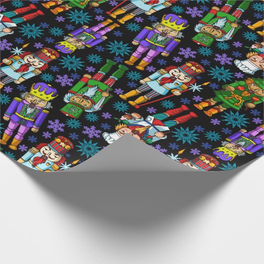 くるみ割りおよび雪片が付いているクリスマスパターン ラッピングペーパー (角)
