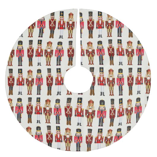 くるみ割り兵士のかわいらしクリスマス ブラッシュドポリエステルツリースカート (正面)