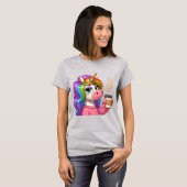 ぐるぐるコーヒーで目を覚ますユニコーンのキャラクター Tシャツ (正面フル)