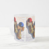 けん玉、赤、青のカラーインクスケッチ フロストグラスマグカップ (正面左)