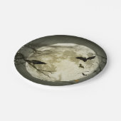 こうもりがカラスを飛ばすハロウィーン満月の前に座る ペーパープレート (アングル)