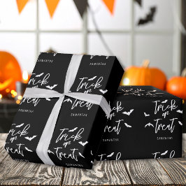 こうもりとトリックまたはトリートタイポグラフィハロウィーンブラック ラッピングペーパー