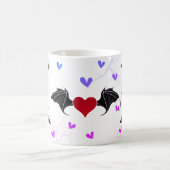 こうもりの愛 – ロマンチックだが怖い コーヒーマグカップ (中央)