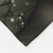 こうもりはハロウィンの満月の前にカラスを坐ります飛ばします フリースブランケット (角)