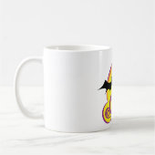 こうもり飛んでいるハロウィーン夜満月の渦巻き コーヒーマグカップ (左)