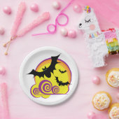 こうもり飛んでいるハロウィーン夜満月の渦巻き ペーパープレート (パーティー)