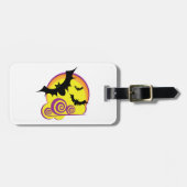 こうもり飛んでいるハロウィーン夜満月の渦巻き ラゲッジタグ (正面横)