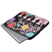 こけし日本のの人形ブラック ラップトップスリーブ (正面下部)