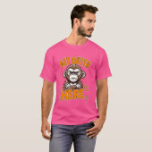ここから出る不機嫌なサルおもしろいミームユーモア Tシャツ (正面フル)