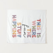 ここがおもしろい物 タペストリー (正面(横))