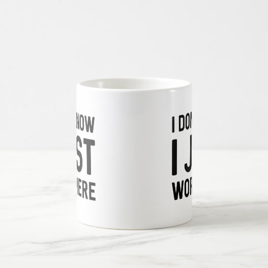 ここで働いているだけとは思わない コーヒーマグカップ (中央)