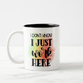 ここで働いているだけとは思わない ツートーンマグカップ (左)