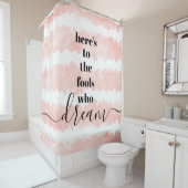 ここで夢を見る愚か者赤面ピンクの水色 シャワーカーテン (インサイチュ)