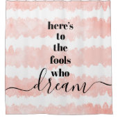 ここで夢を見る愚か者赤面ピンクの水色 シャワーカーテン (正面)