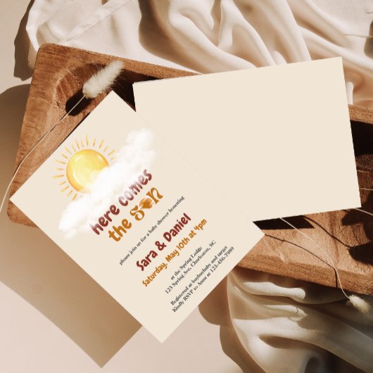 ここで来息子の性別が招待状を明かす 招待状