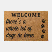 ここにいる多くの犬かわいい愛犬 ドアマット (正面)