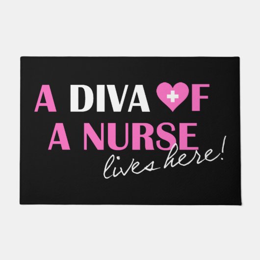 「ここにナースの小僧が住む！」  ドアマット (正面)